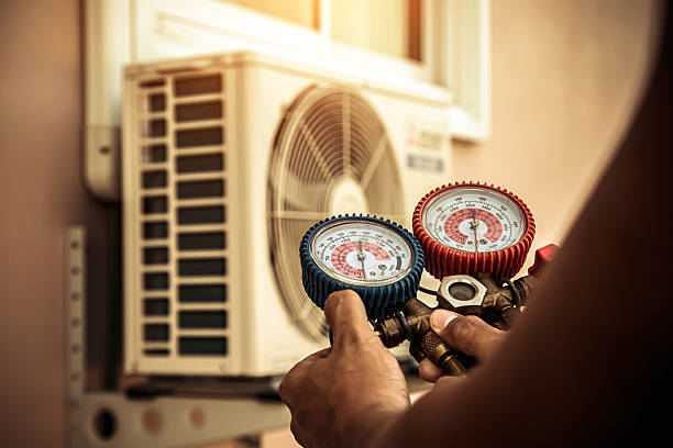 Professional Hvac technician working in Pulaski, WI